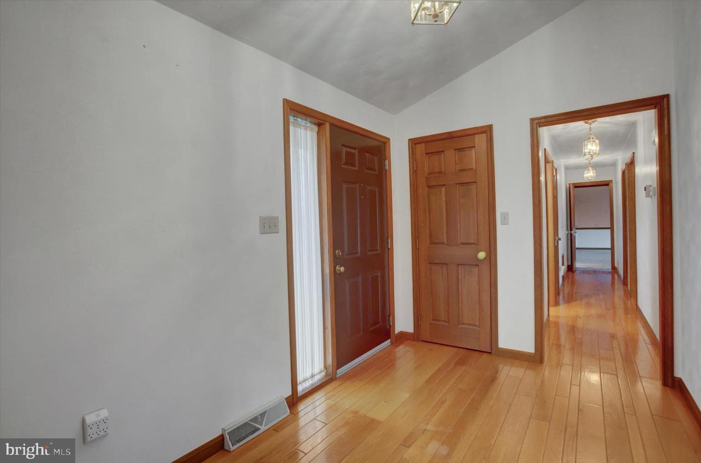 7471 Smith Road photo 4