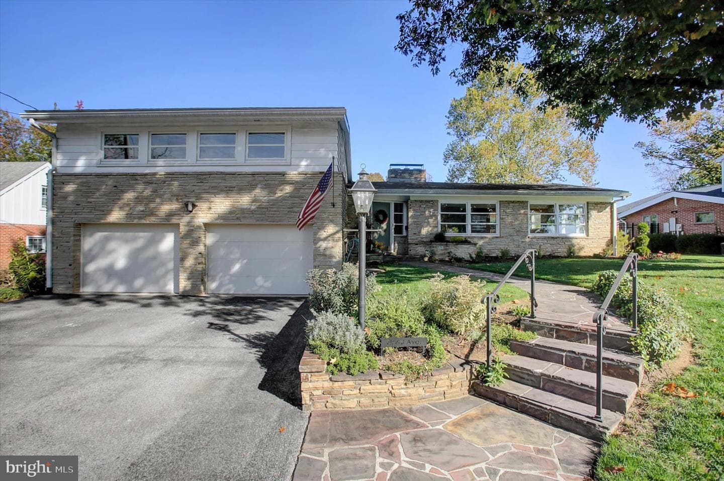 725 Floral Avenue photo 10