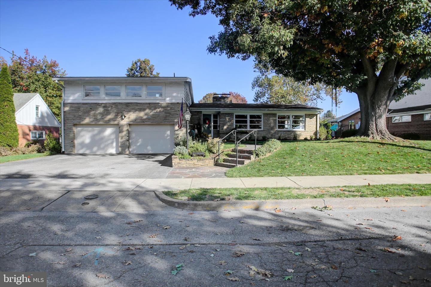 725 Floral Avenue photo 14