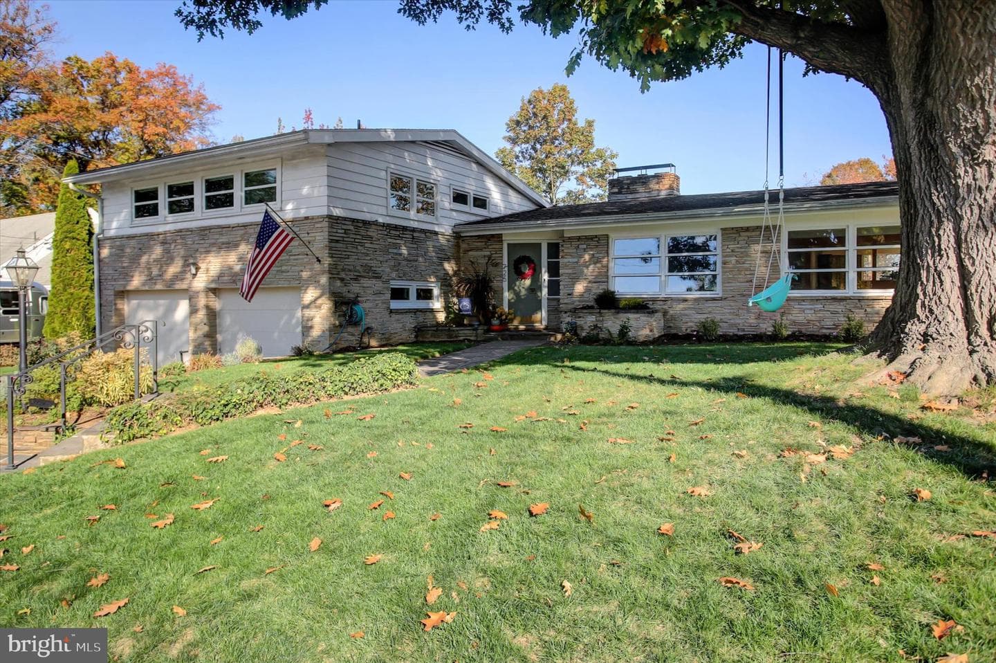 725 Floral Avenue photo 3