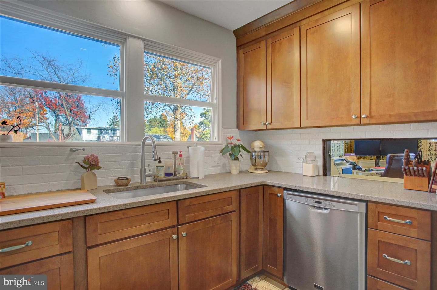 725 Floral Avenue photo 35
