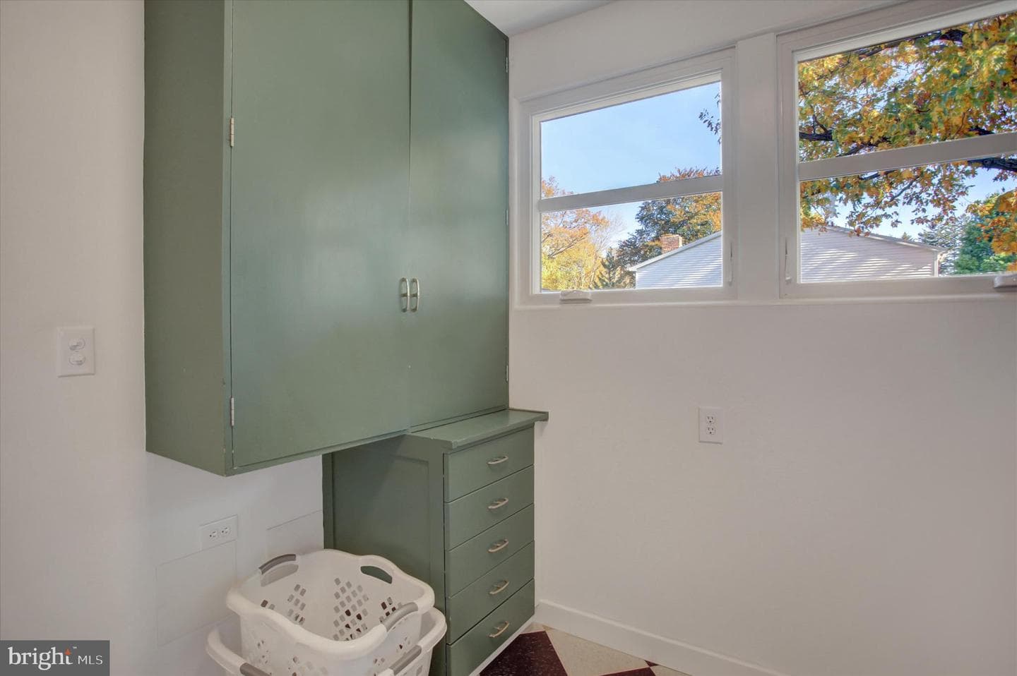 725 Floral Avenue photo 53