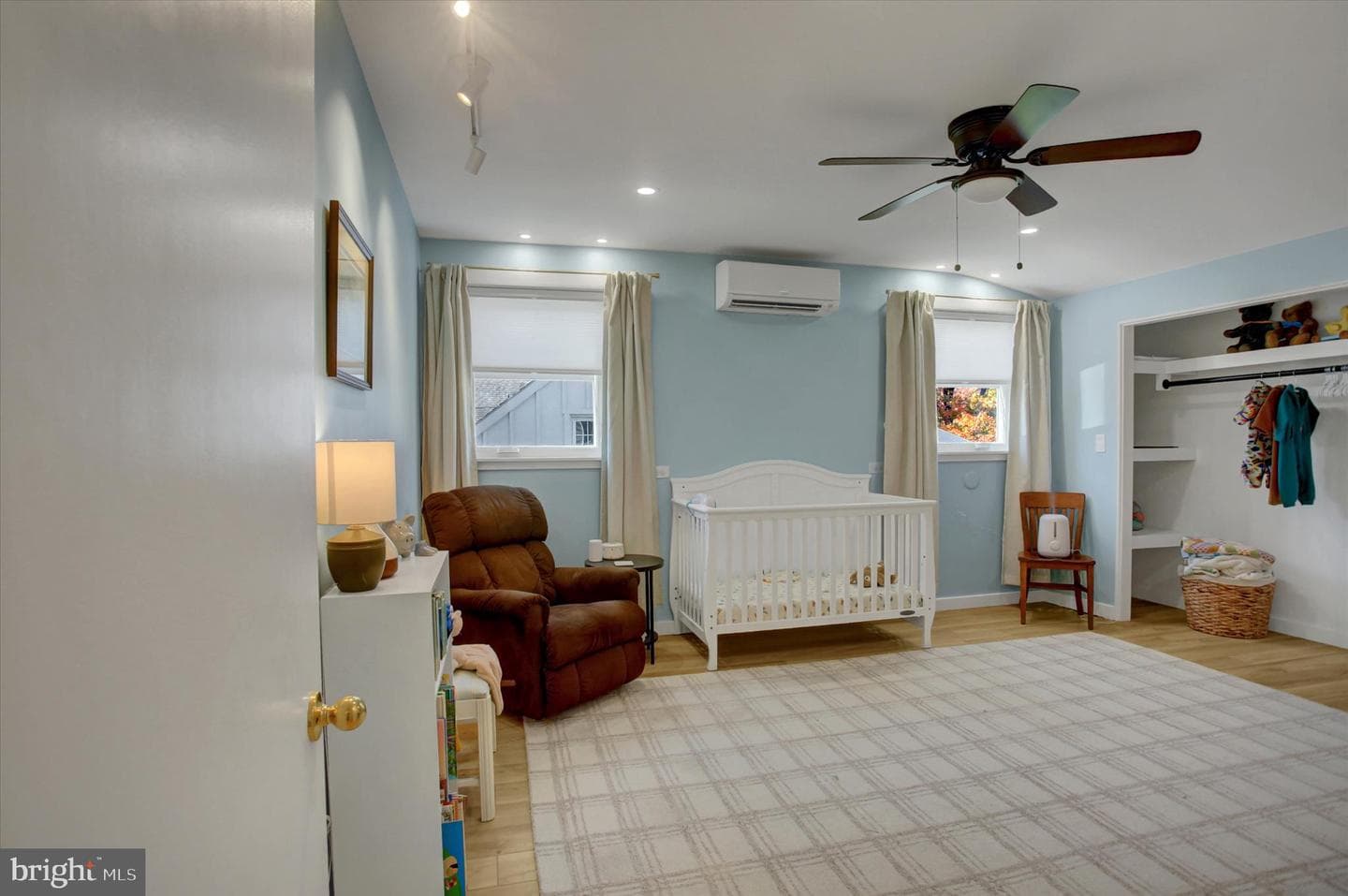 725 Floral Avenue photo 54