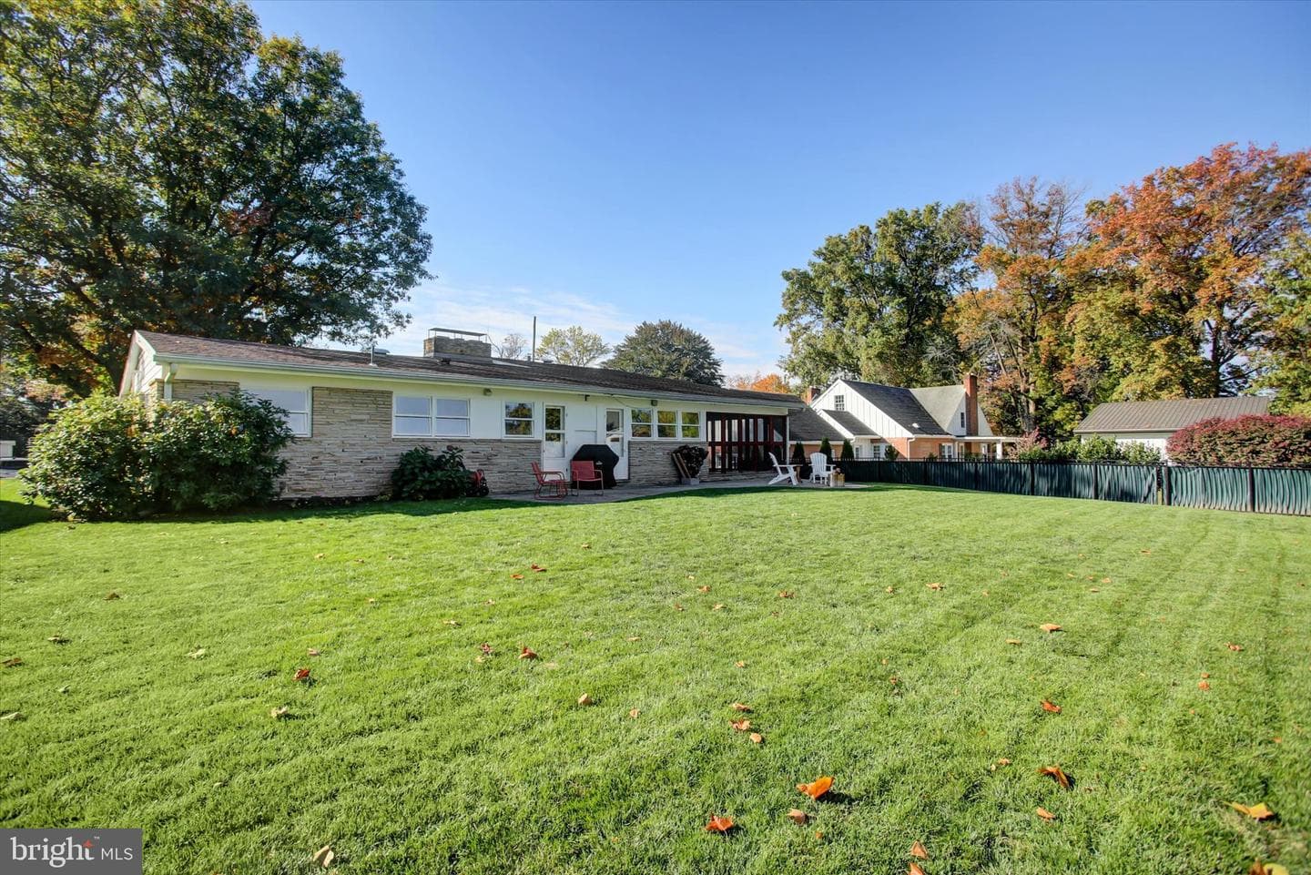 725 Floral Avenue photo 64