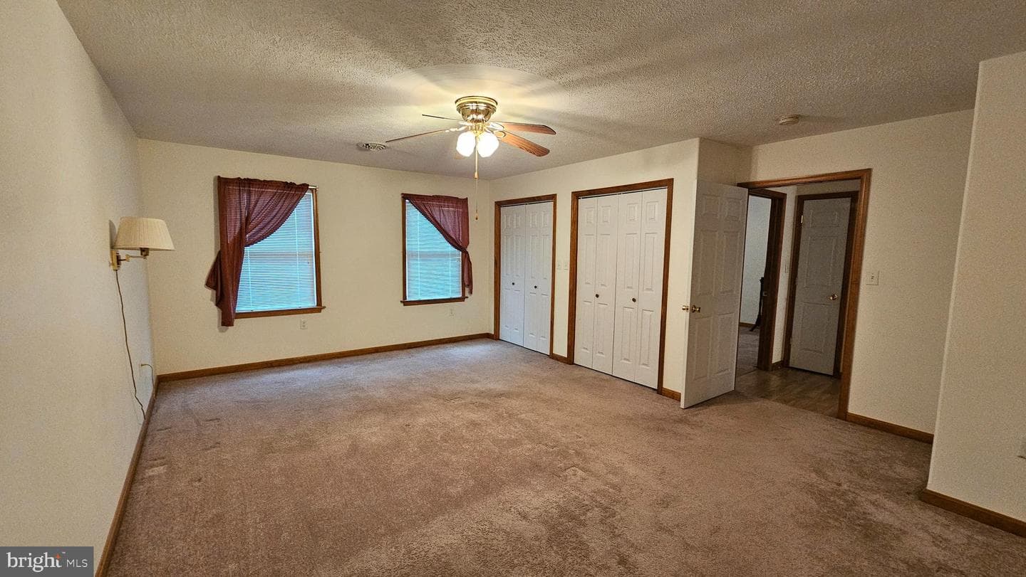 109 Central Way photo 4