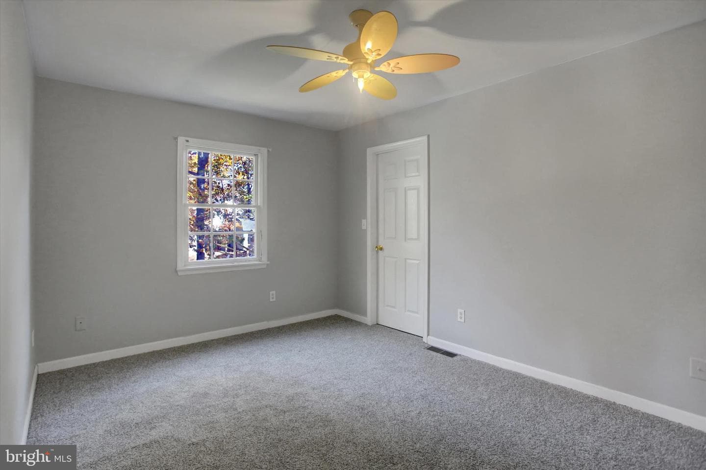 642 Eric Drive photo 31