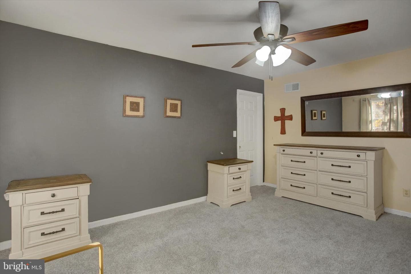 642 Eric Drive photo 33