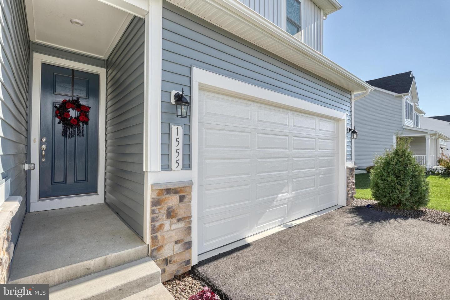 1555 Finch Drive photo 4