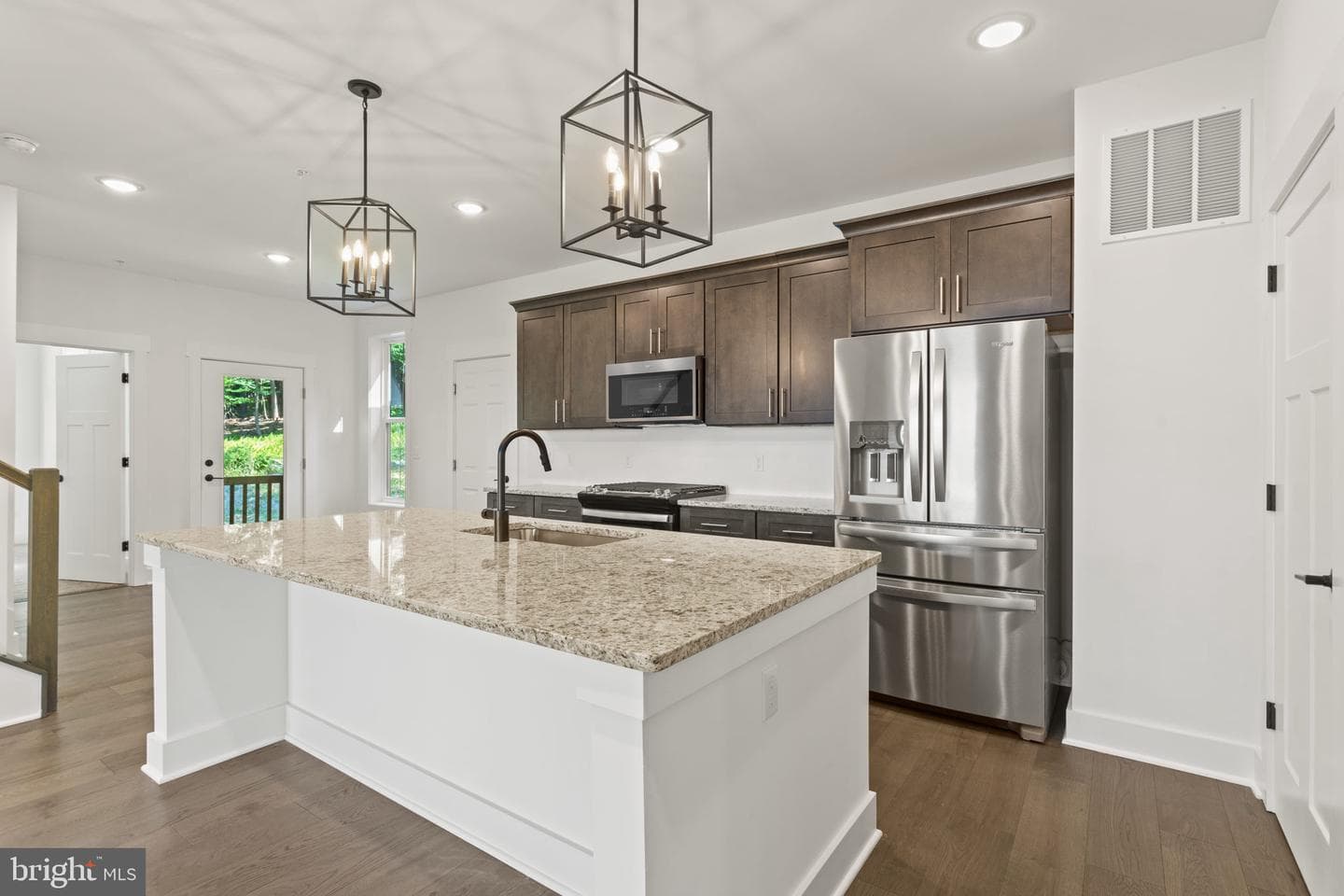1401 Shannon Drive S photo 14