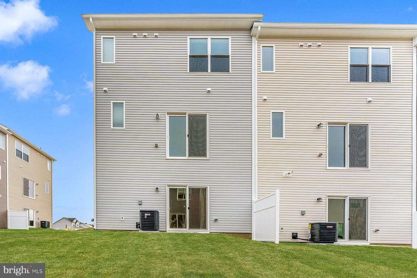 539 Abigail Avenue photo 3