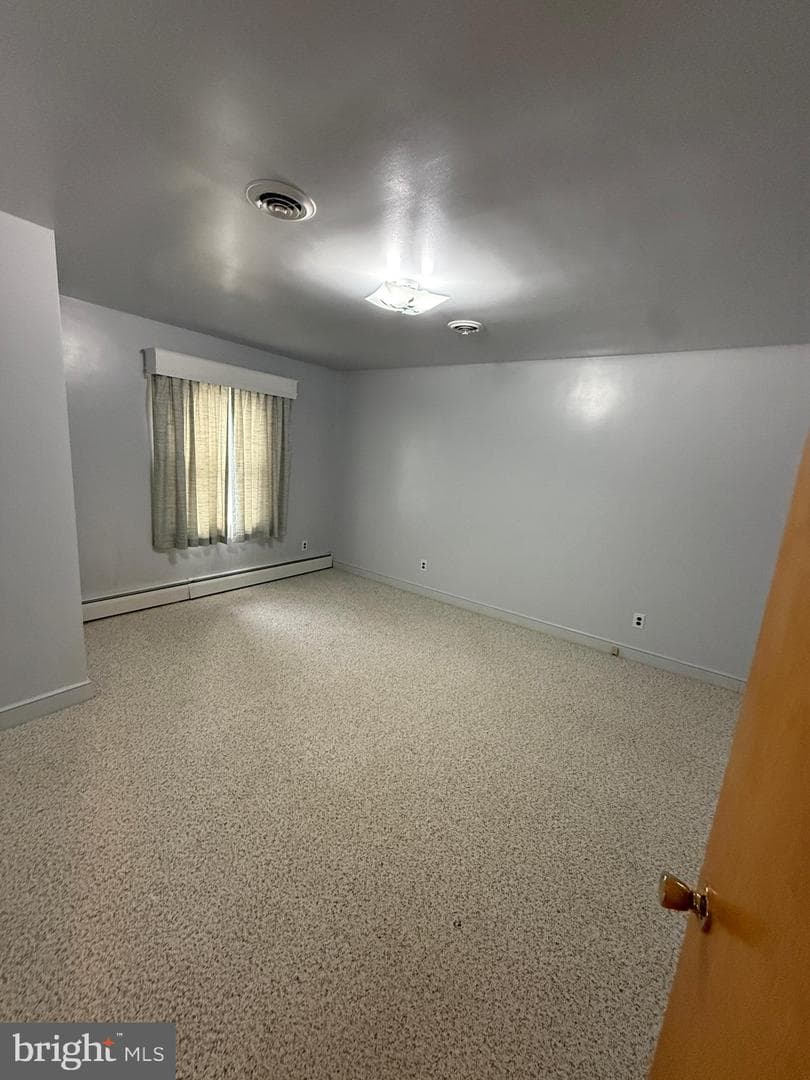 300 N Franklin Street photo 33