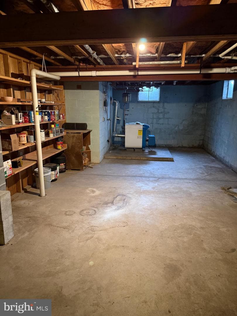 300 N Franklin Street photo 41