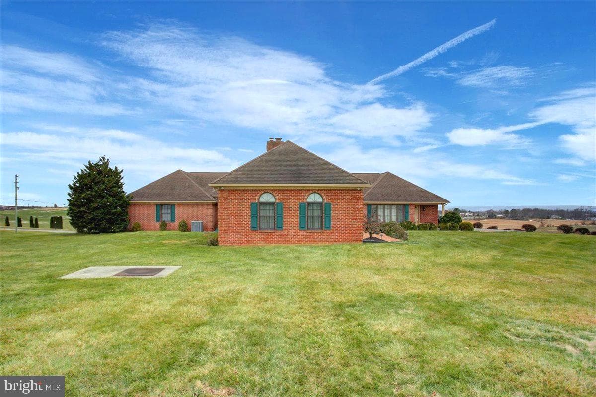 1015 Buchanan Trail East photo 13
