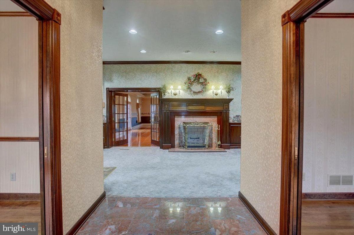 1015 Buchanan Trail East photo 16