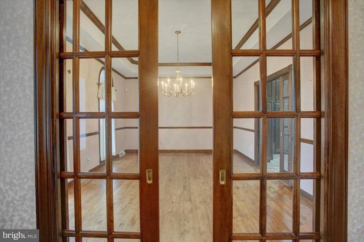 1015 Buchanan Trail East photo 20