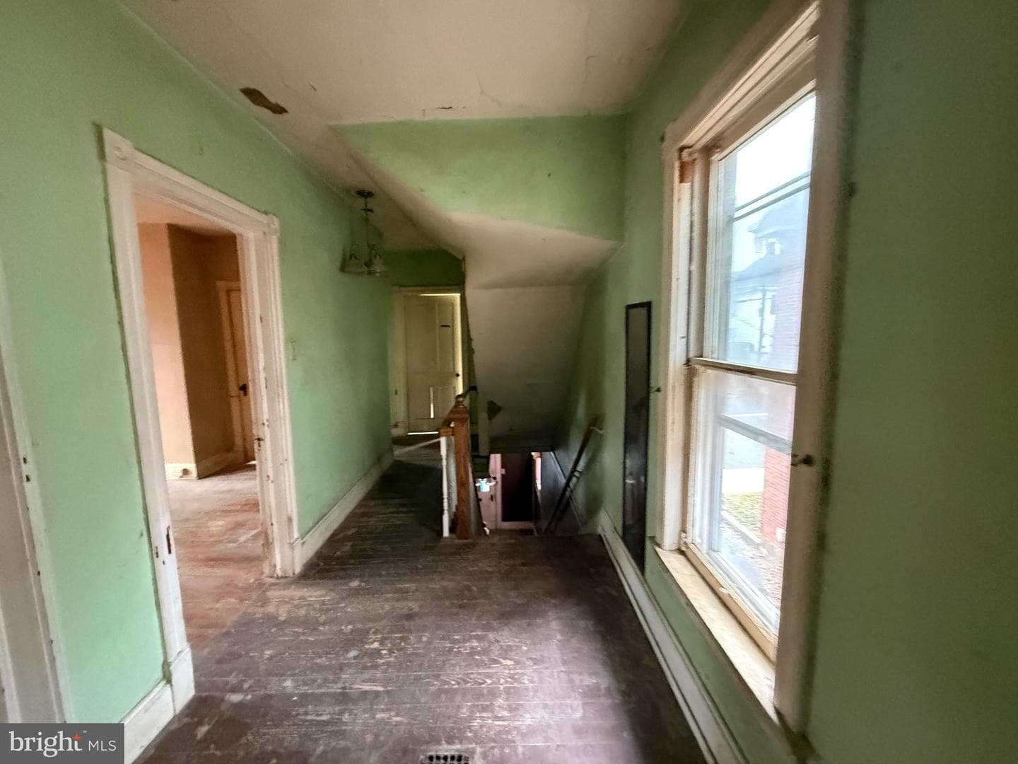 34 Clayton Avenue photo 12