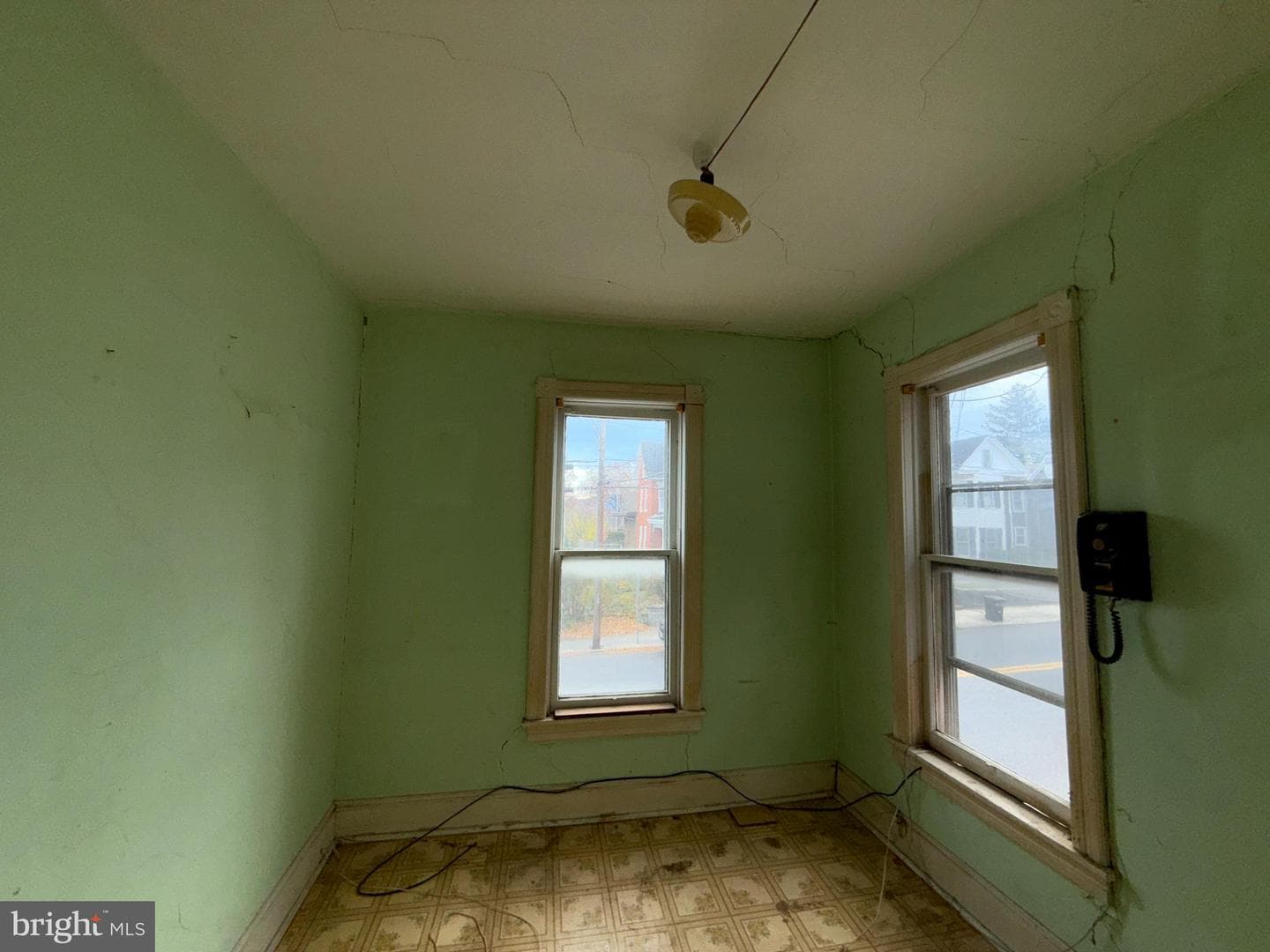34 Clayton Avenue photo 18