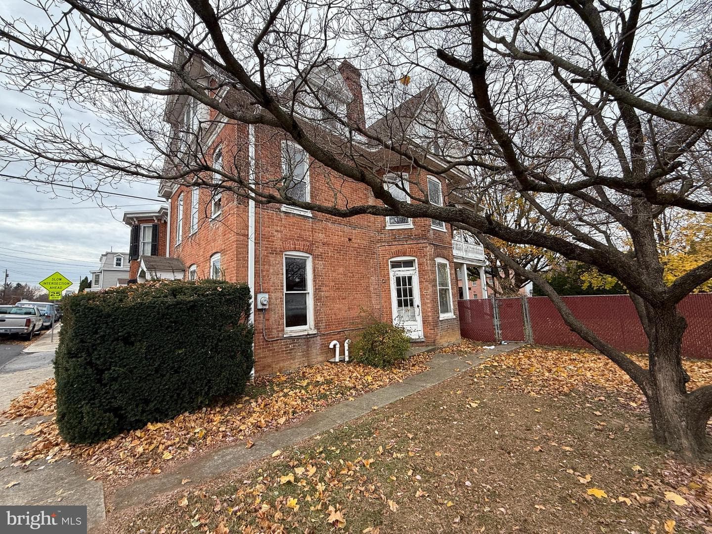 34 Clayton Avenue photo 2