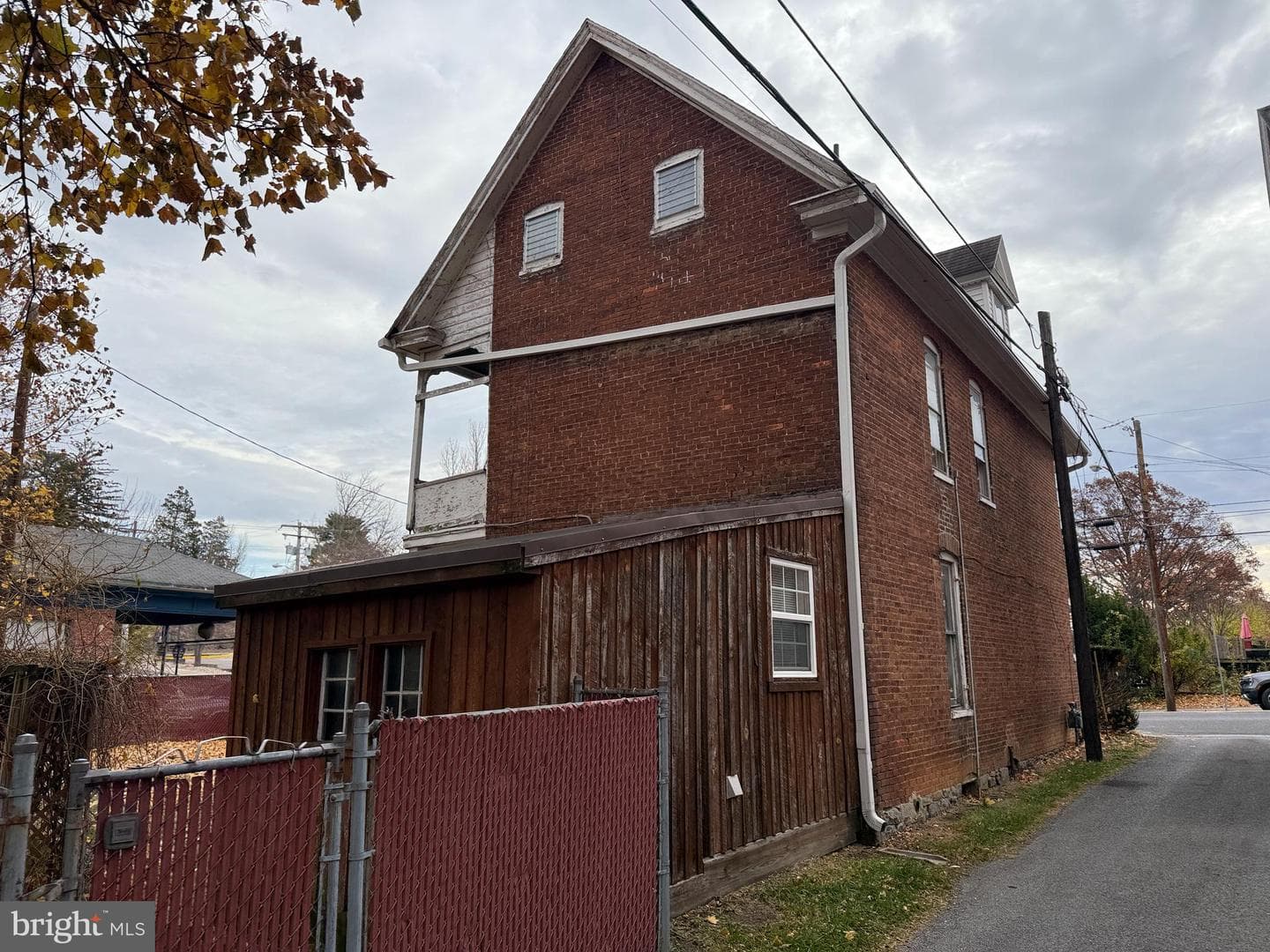 34 Clayton Avenue photo 5