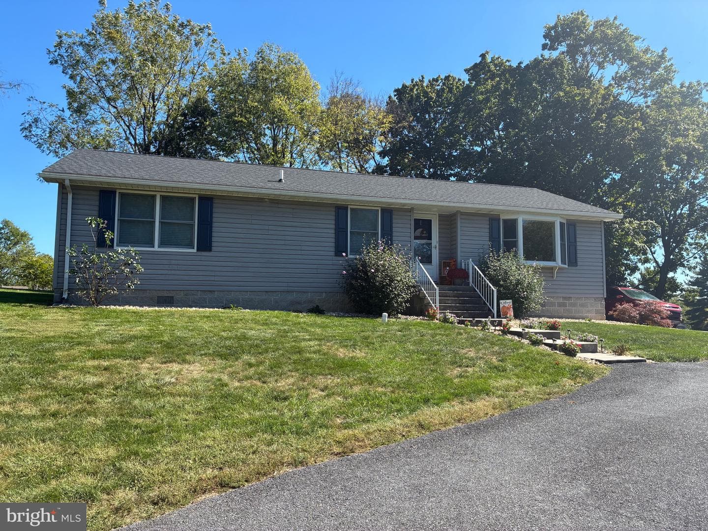 11890 Village Heights Drive photo 3