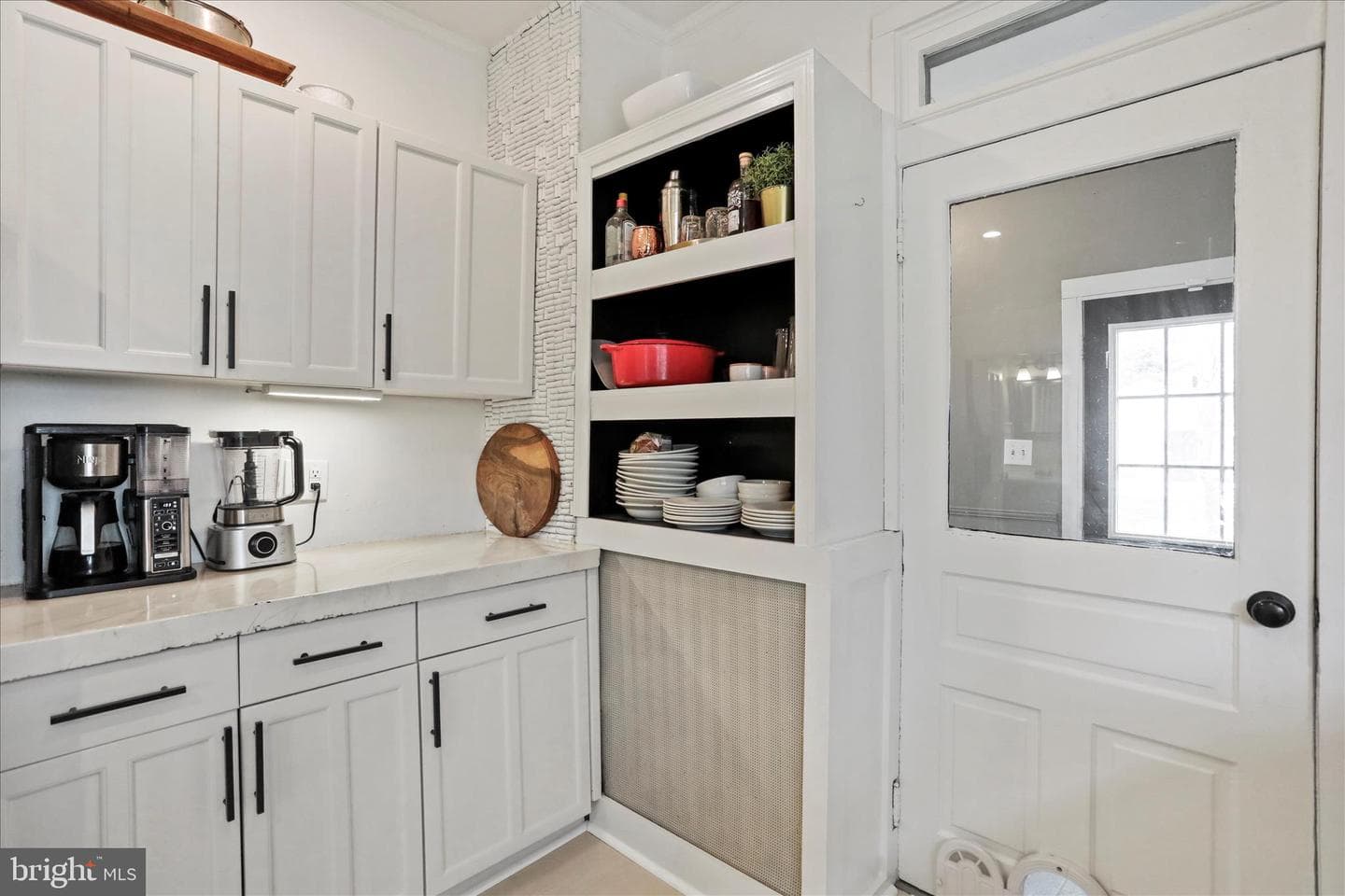 542 E Liberty Street photo 15