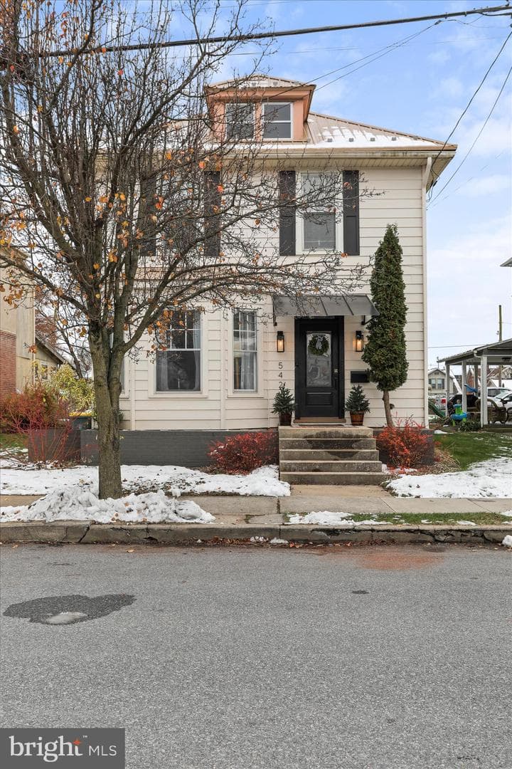542 E Liberty Street photo 2