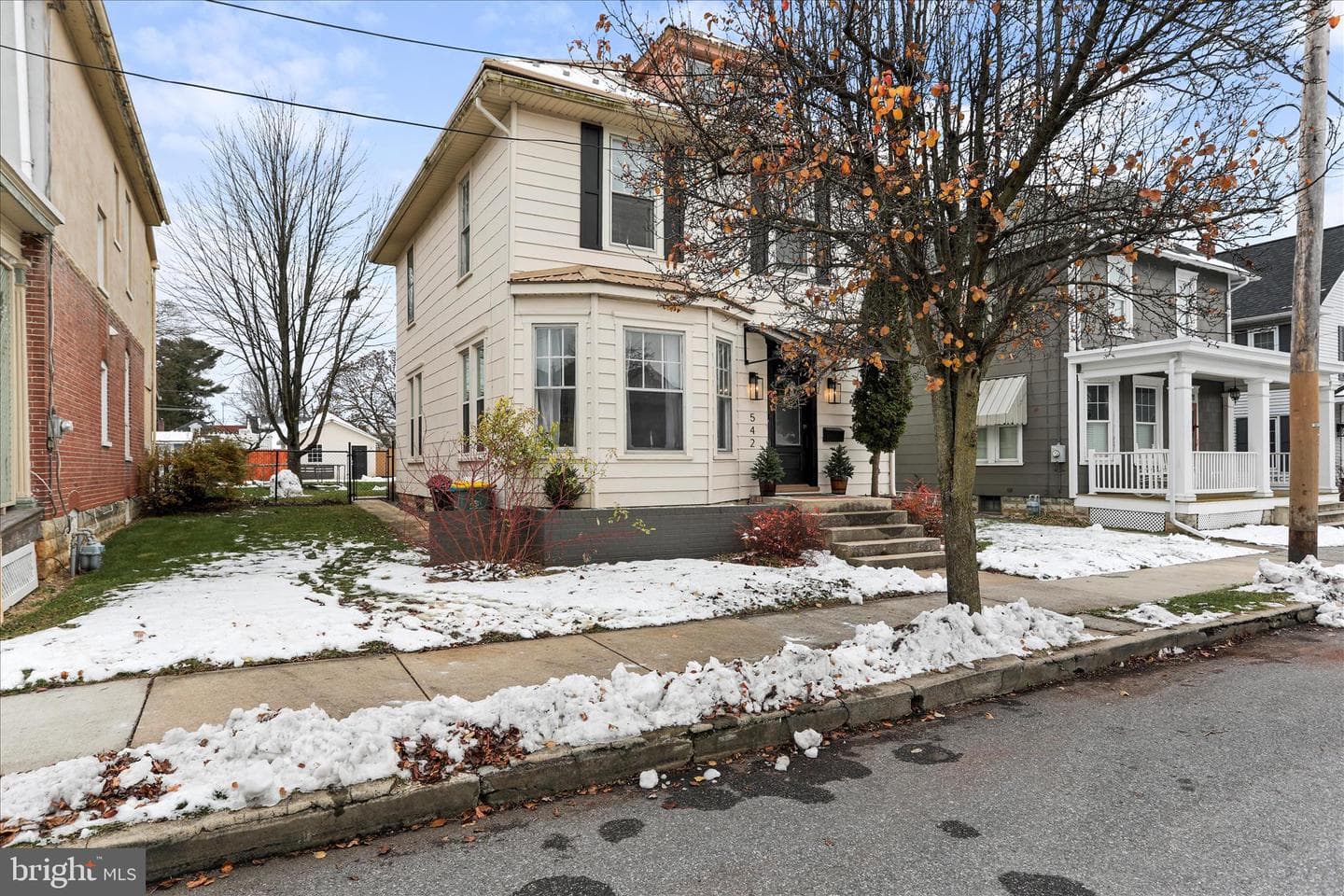 542 E Liberty Street photo 3