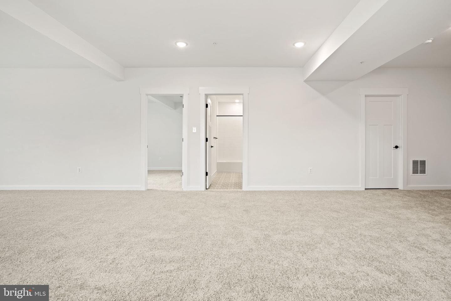 1383 Shannon Drive S photo 46