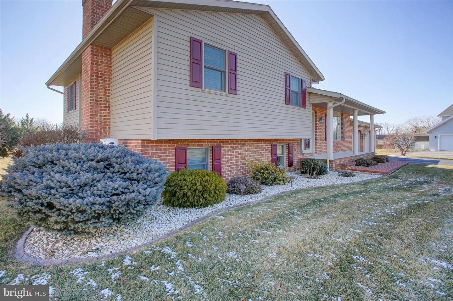 722 Mahantango Drive photo 2