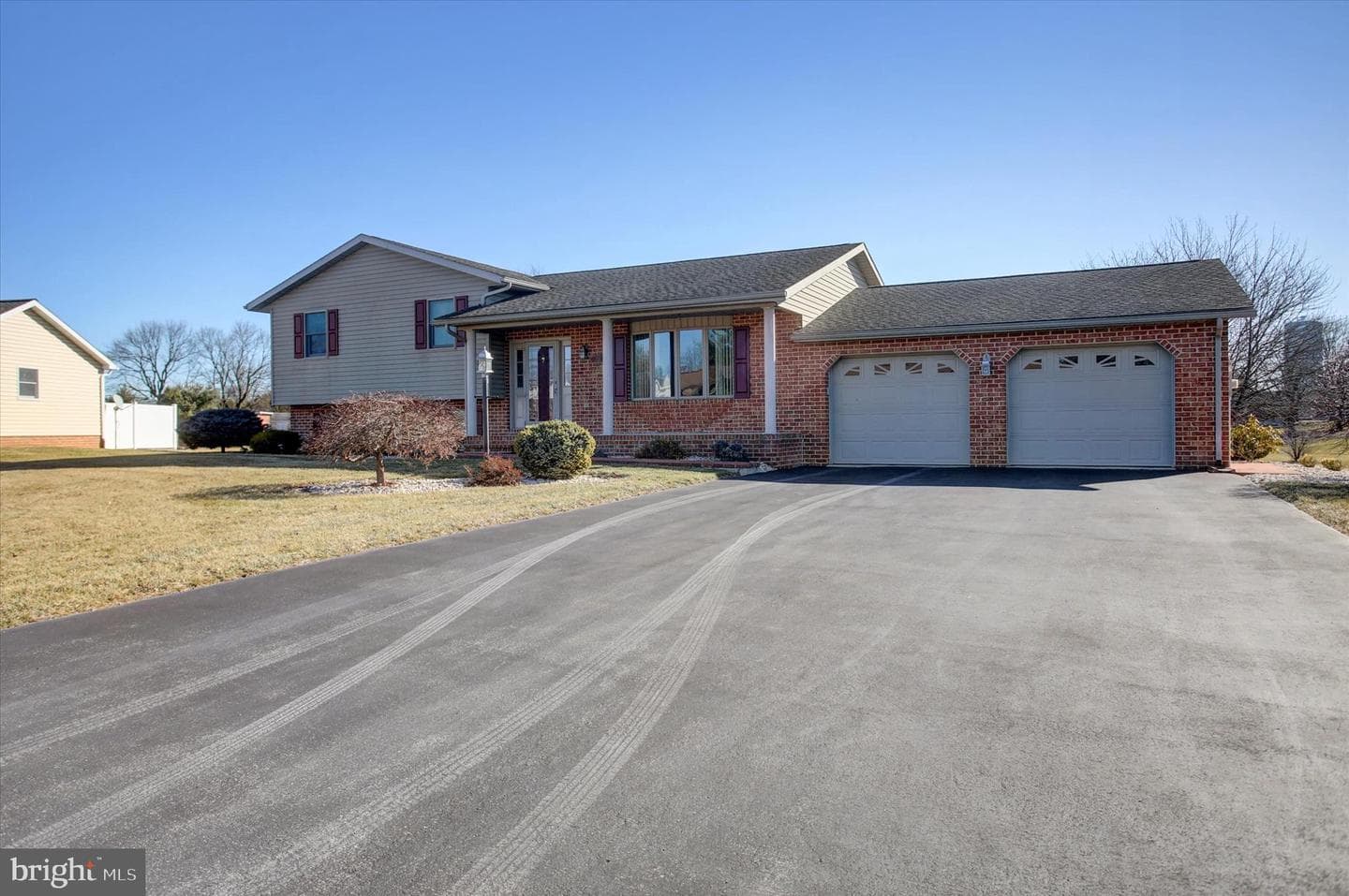722 Mahantango Drive photo 3