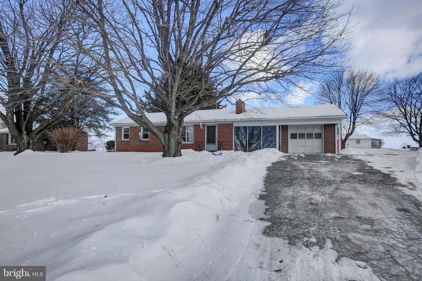 13339 W Buchanan Trail W photo 2