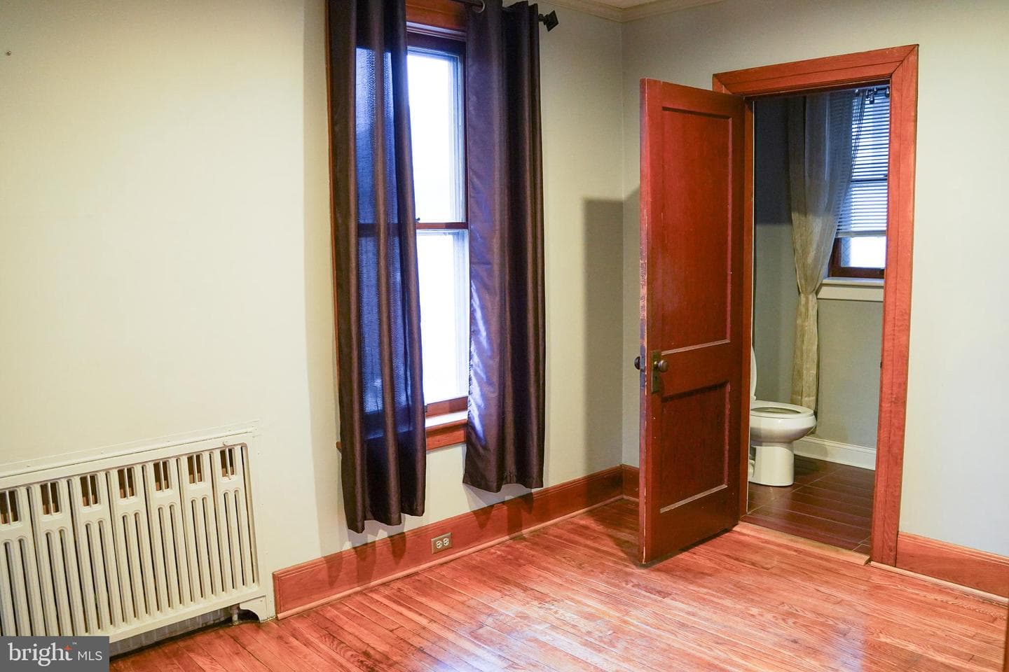 250 East Madison Street photo 18