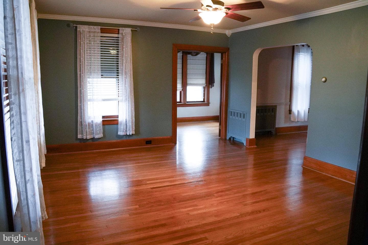 250 East Madison Street photo 23