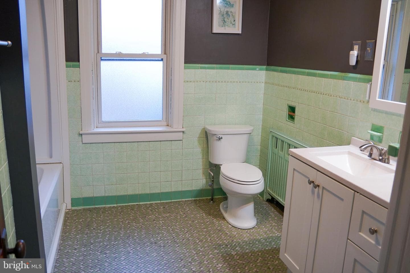 250 East Madison Street photo 32