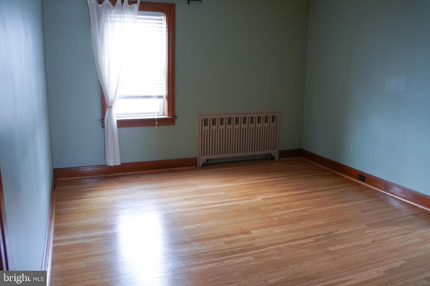 250 East Madison Street photo 55