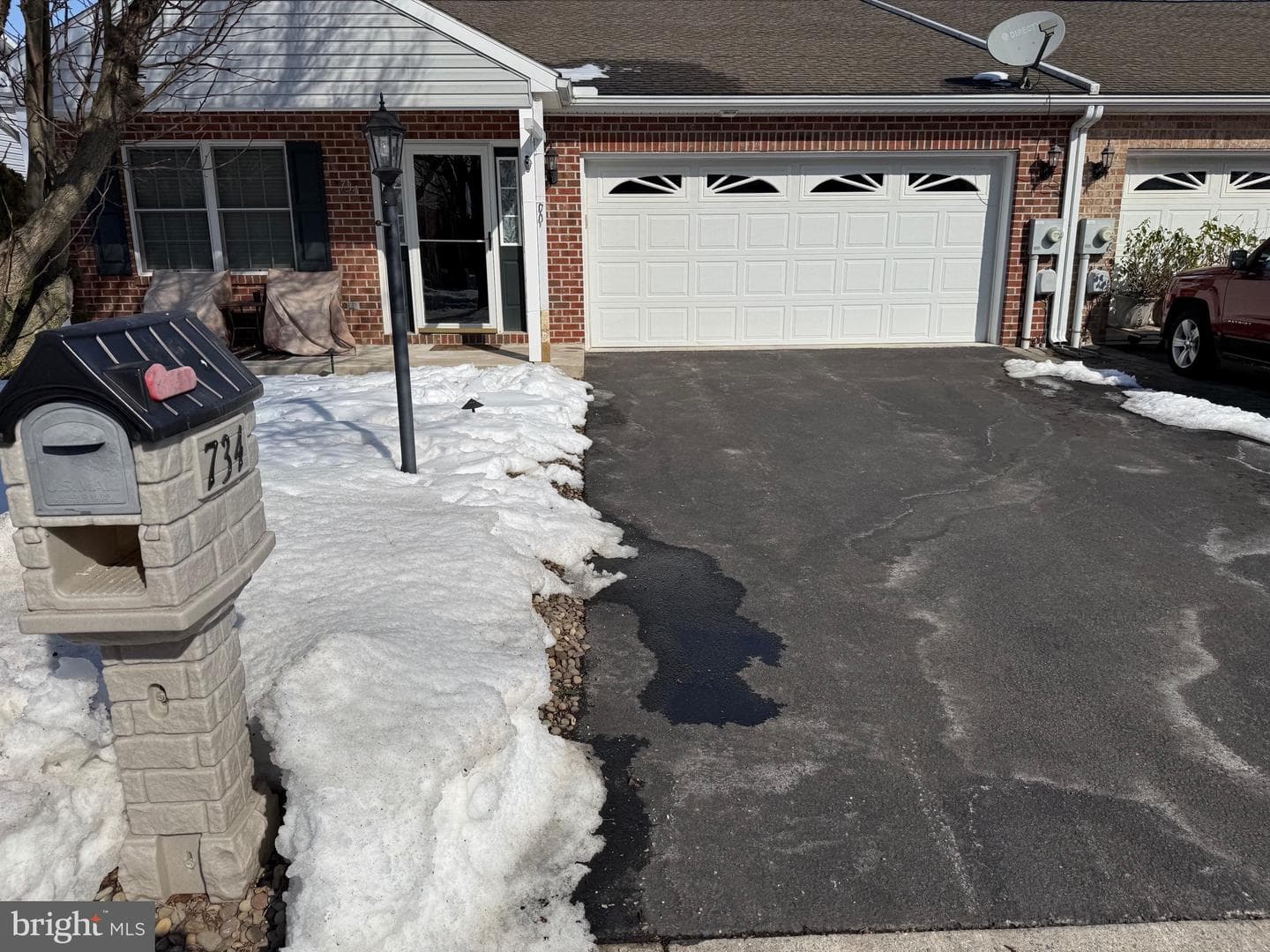 734 Golden Spring Drive N photo 2