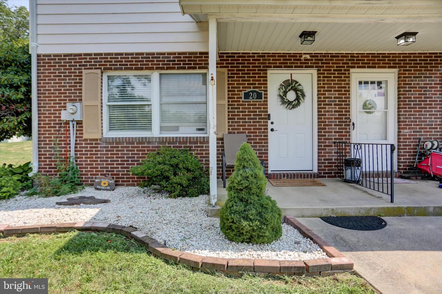 20 Surrey Drive photo 2