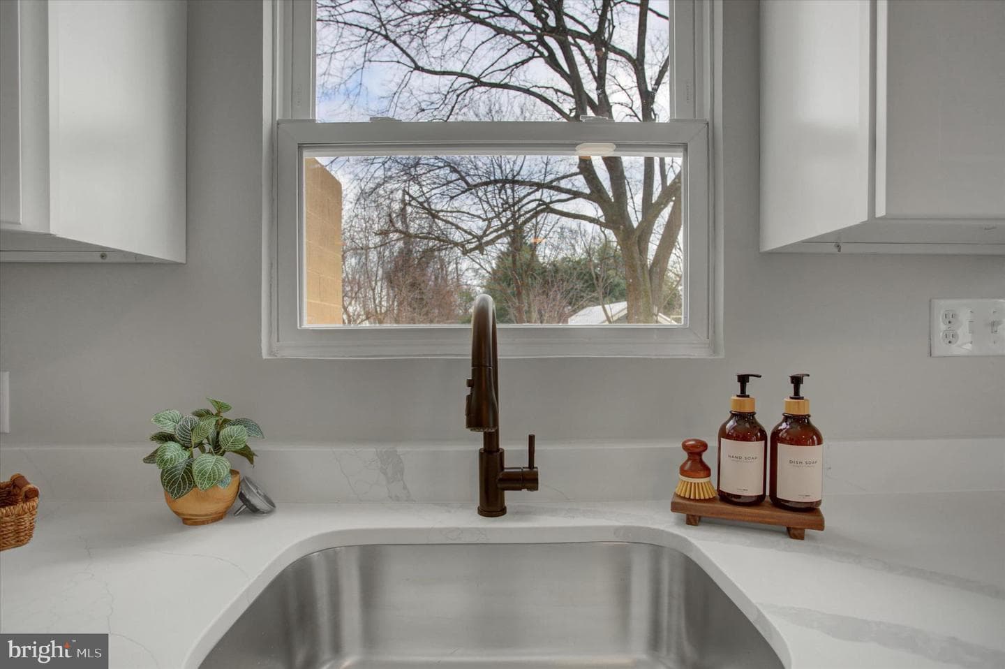 828 Broad Street photo 12