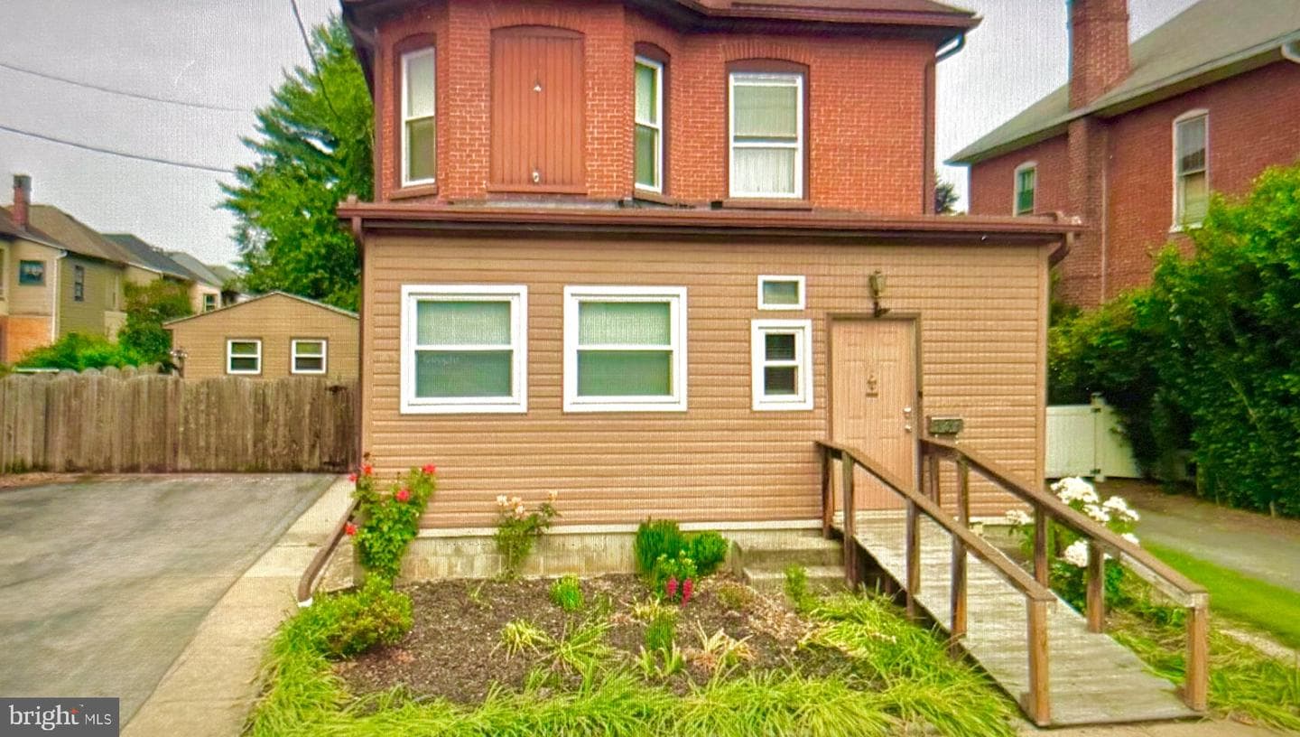 337 S 6th Street photo 2