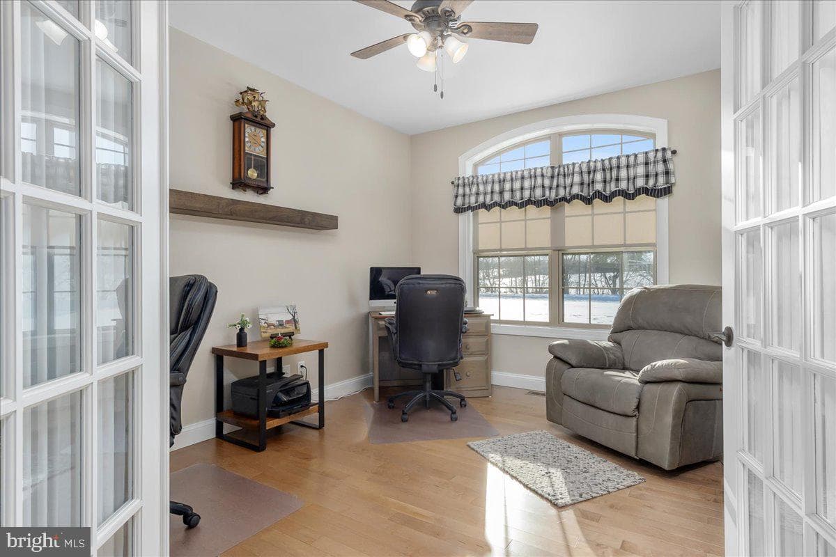 7654 Windmill Road photo 3