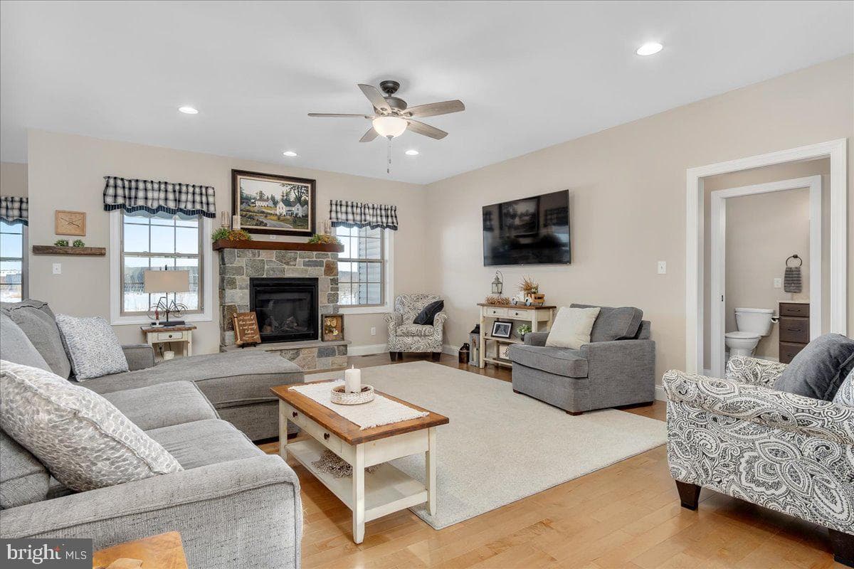 7654 Windmill Road photo 5