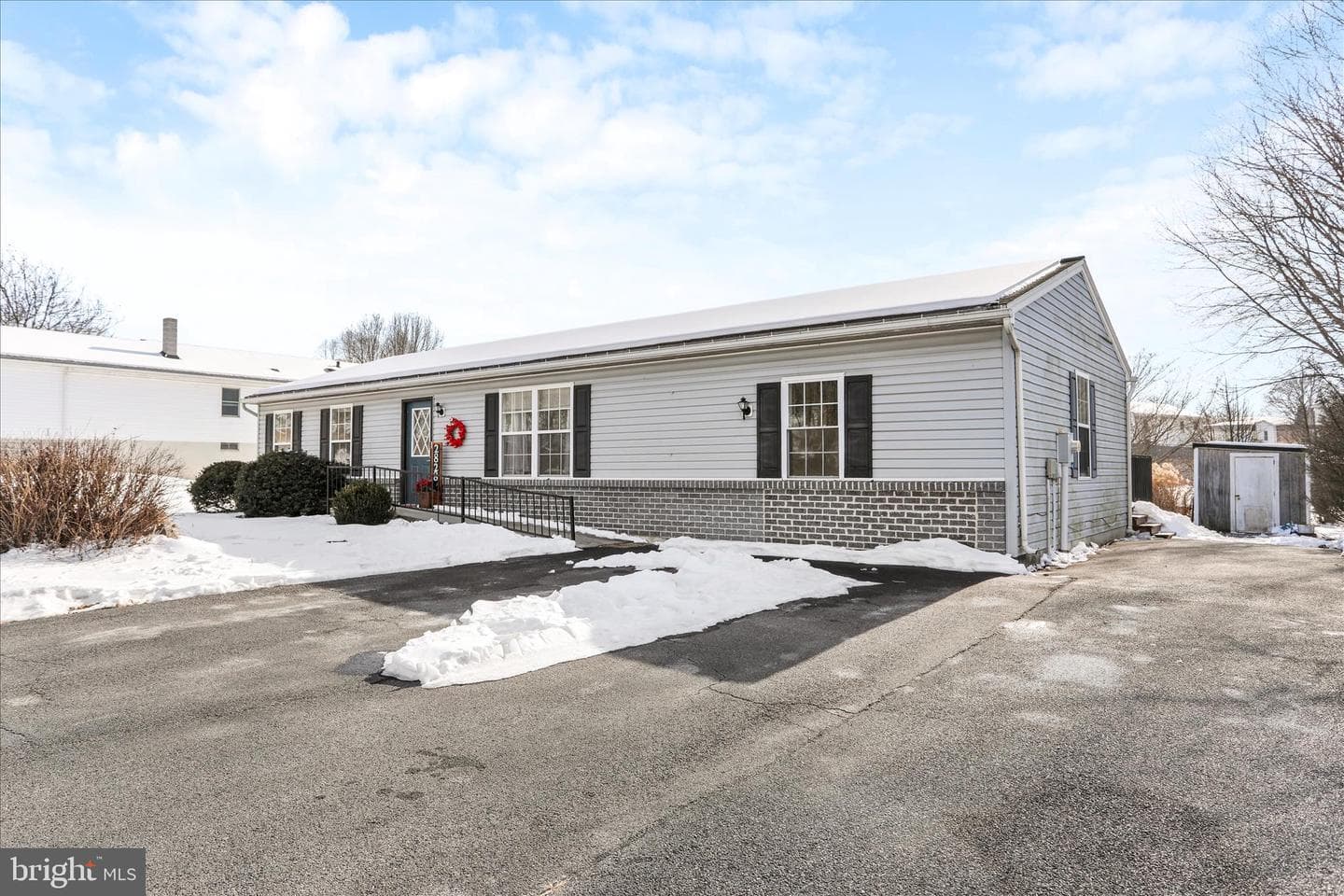 2828 Falling Spring Road photo 2