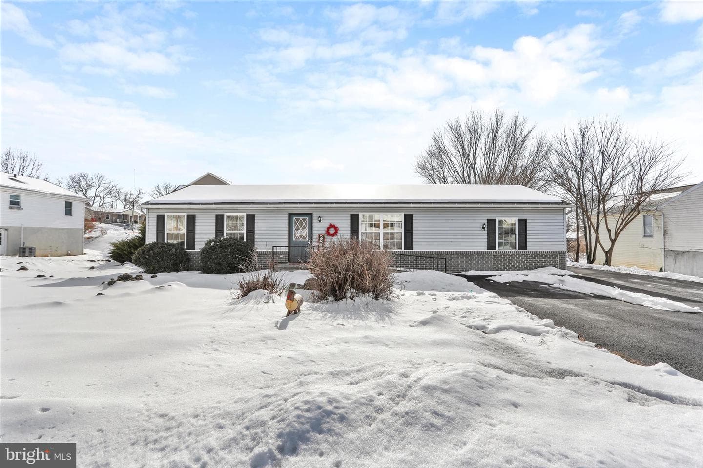 2828 Falling Spring Road photo 3