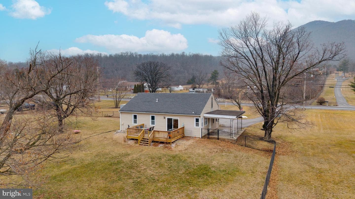 10808 Lincoln Way W photo 3