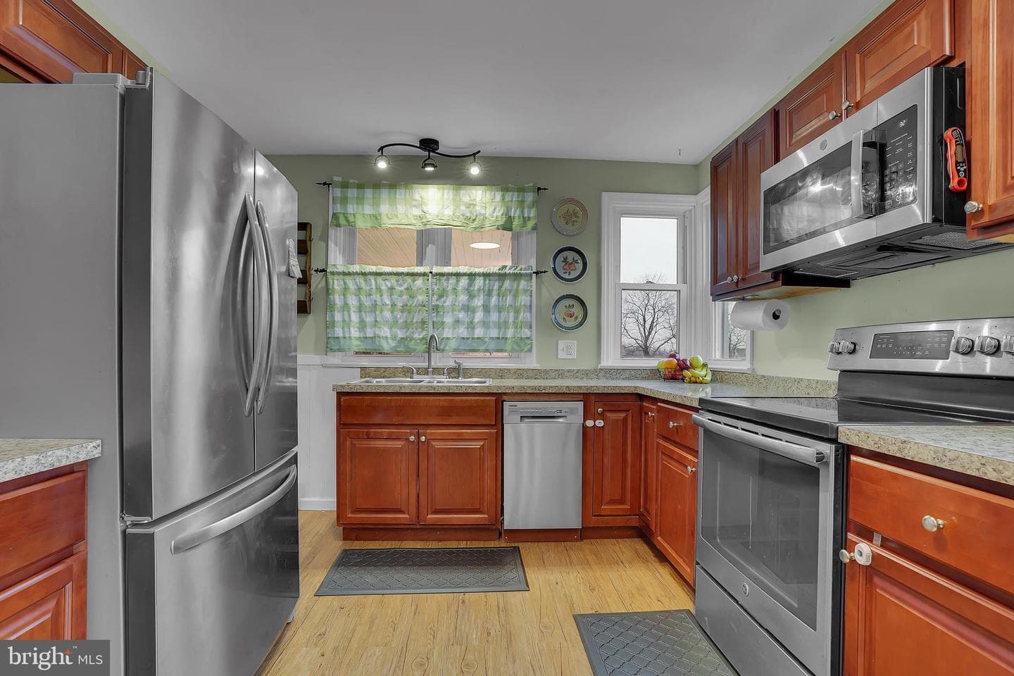 10808 Lincoln Way W photo 6
