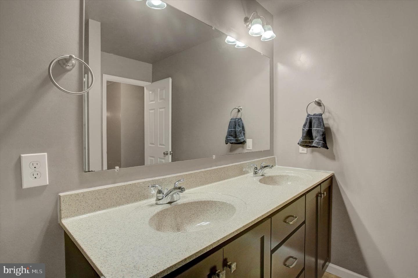 3552 Mountain Shadow Garth photo 21