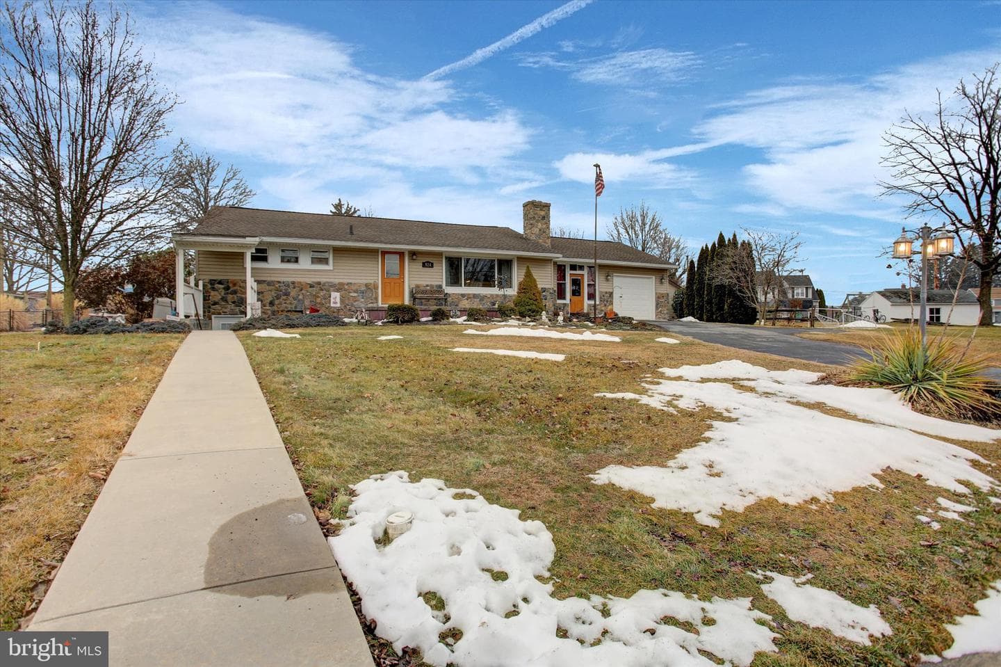 924 Blanchard Avenue photo 2