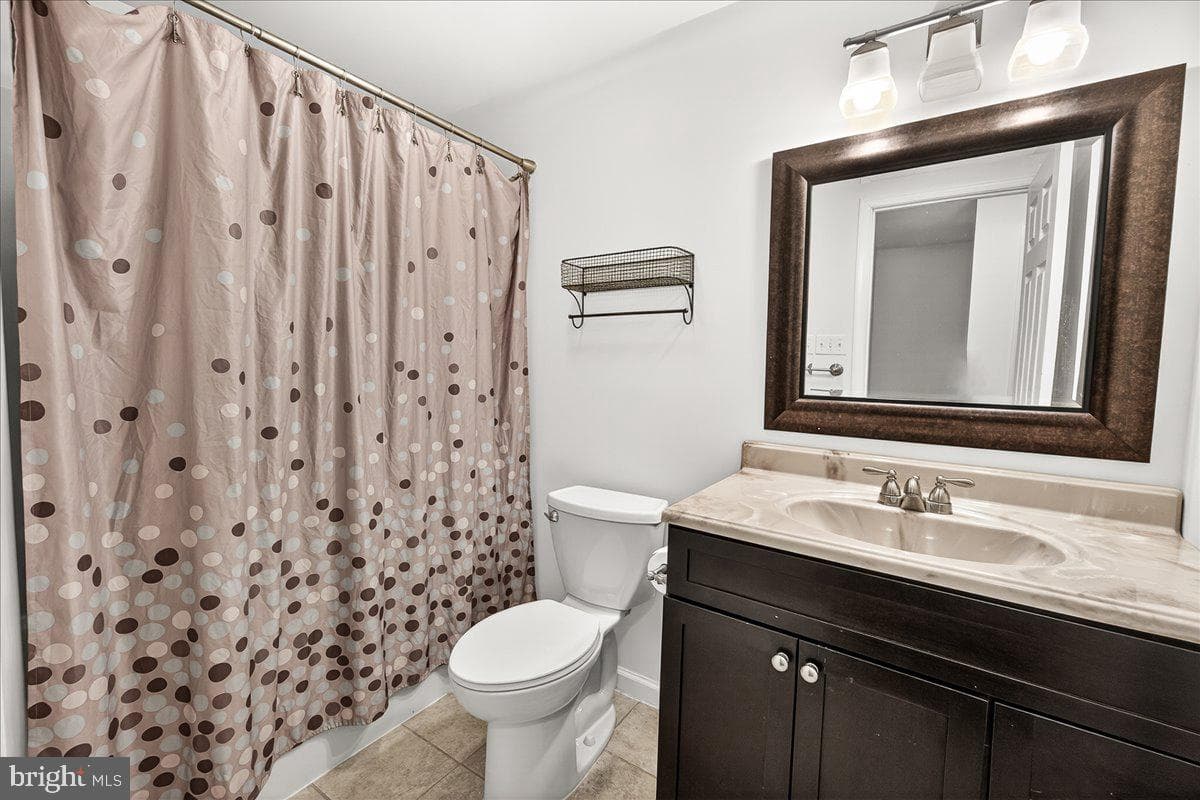 603 N Shannon photo 36