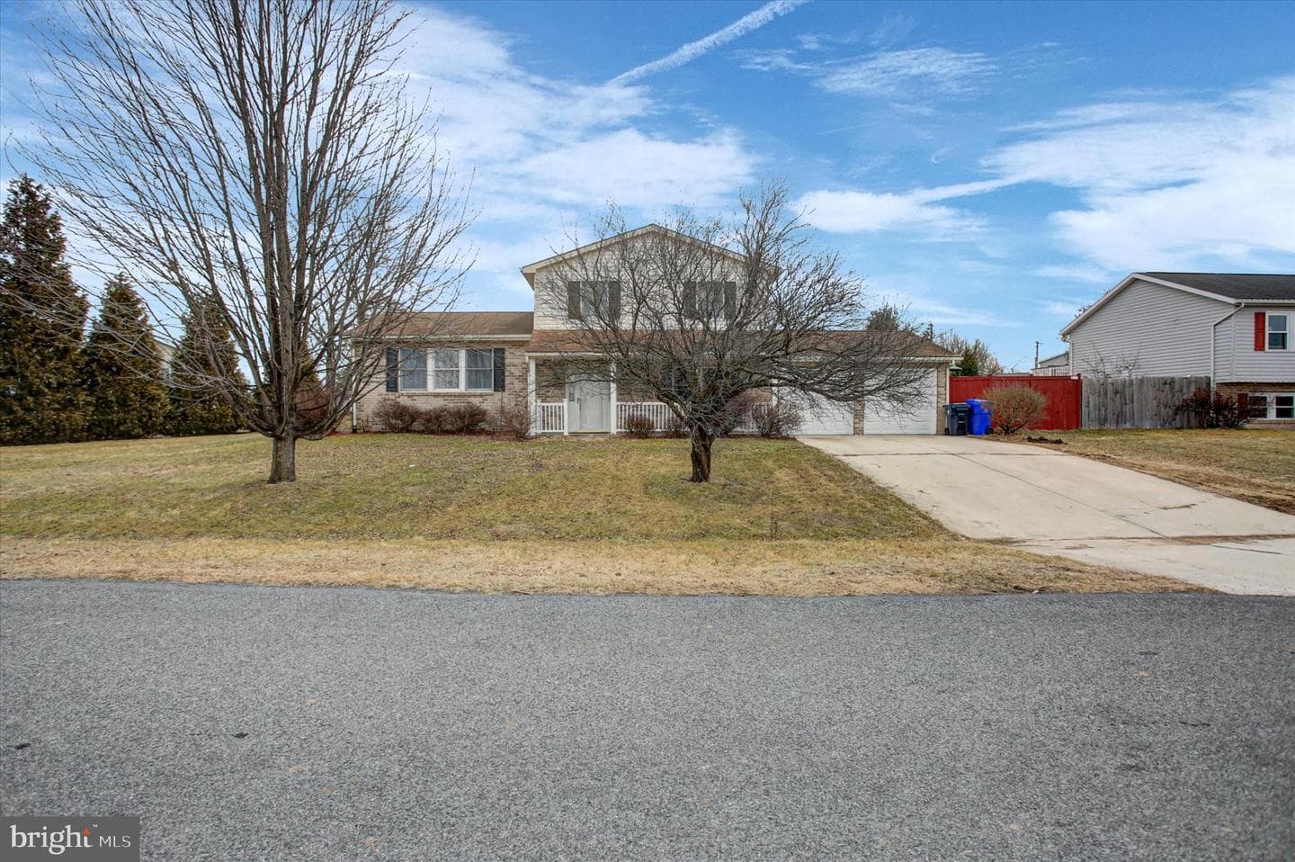 1760 Holly Lane photo 2