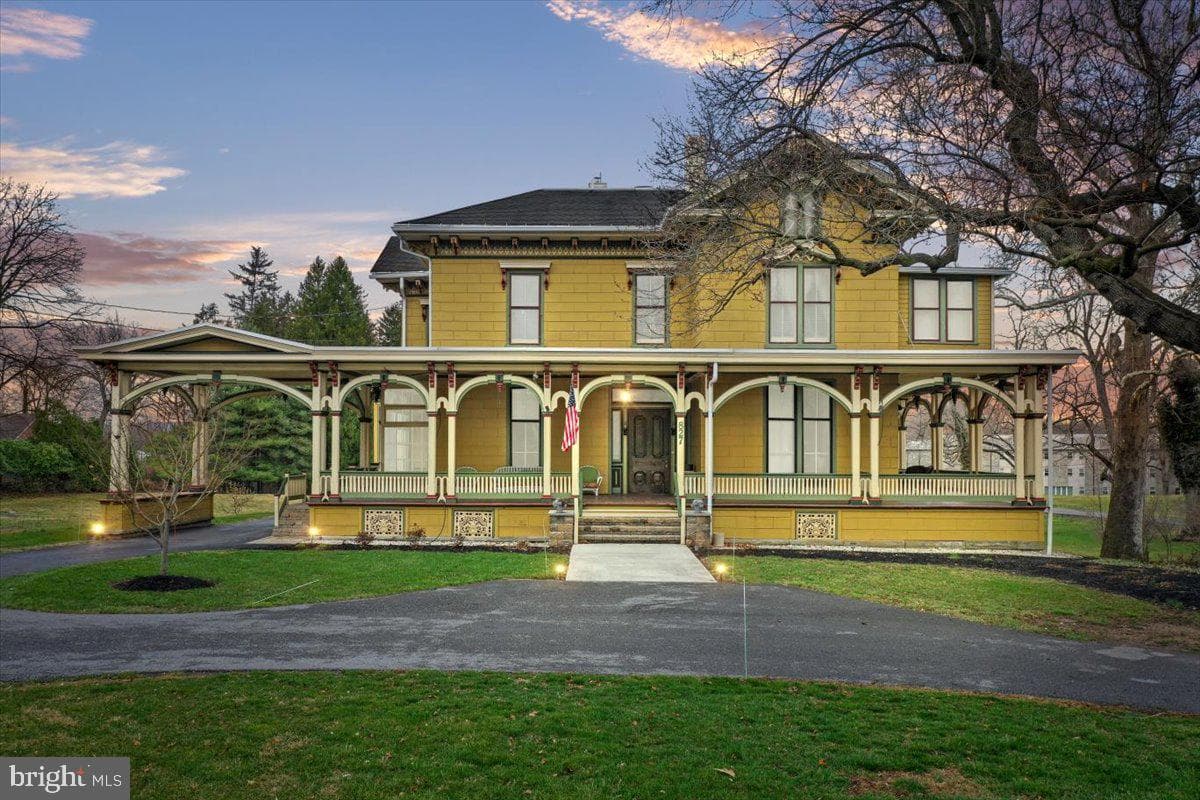 827 Philadelphia Avenue, Chambersburg
